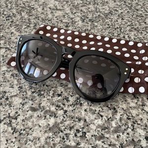 Henri Bendel sunglasses with cloth case